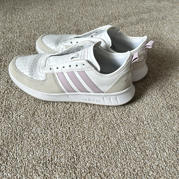 Adidas Court Sneaker - Picture 3 of 6